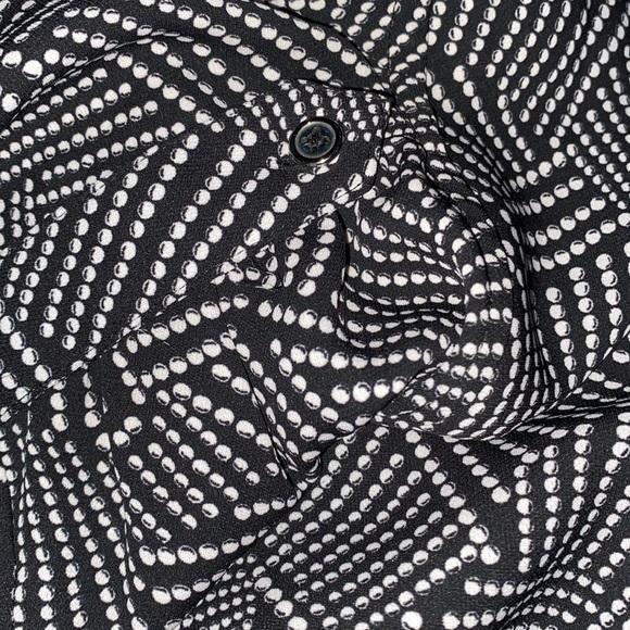 WHBM Black and White Faux Wrap Stretch Blouse Size 14 - Picture 5 of 7